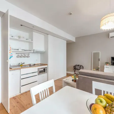 Look At Me - Serviced Lofts & פורטו